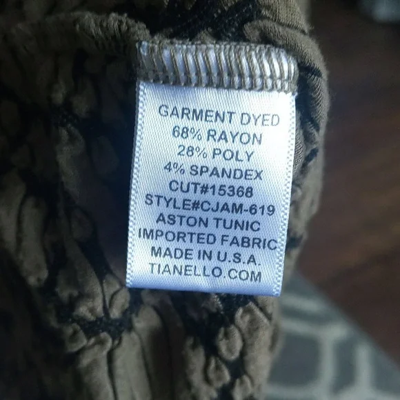 Tianello Aston Tunic Top - Women's Large - Picture 6 of 6